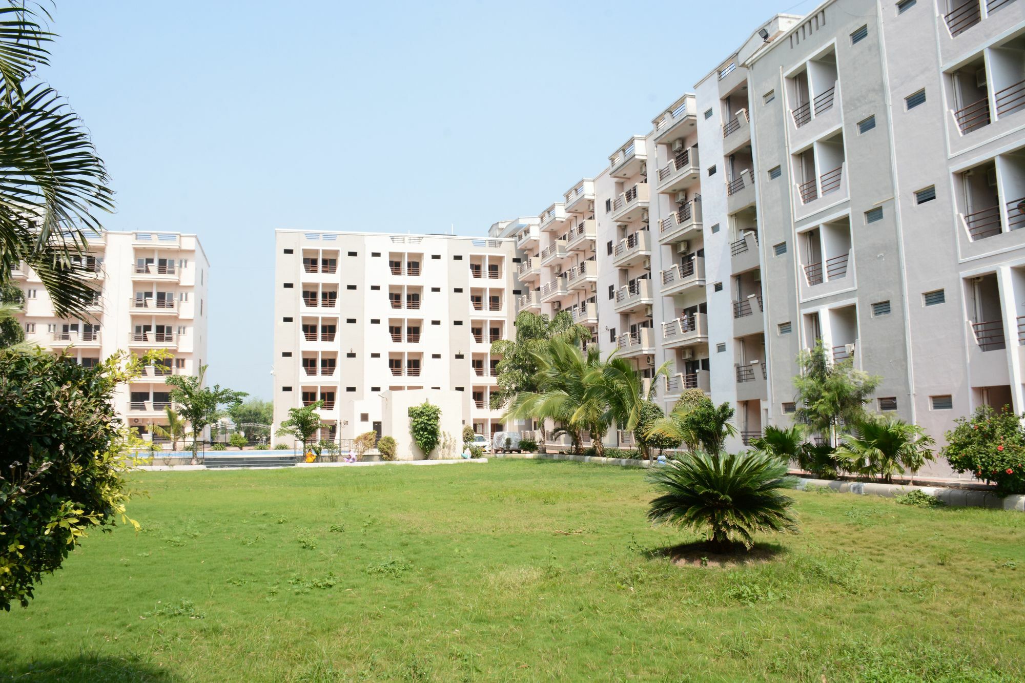 שירדי Sai Sharnam Serviced Apartments מראה חיצוני תמונה