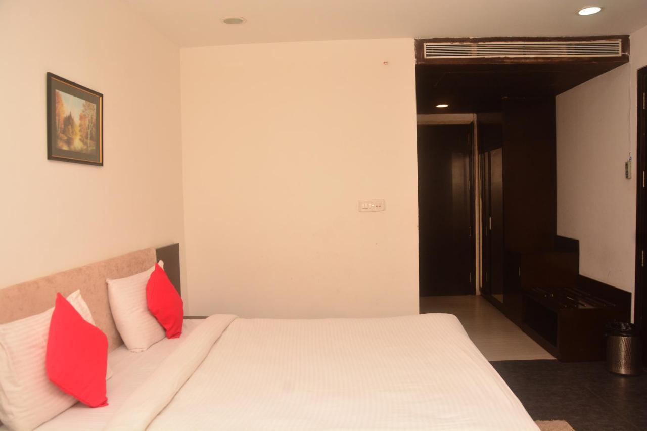 שירדי Sai Sharnam Serviced Apartments מראה חיצוני תמונה